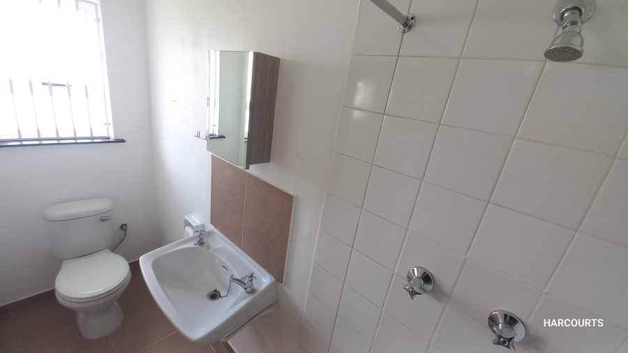 To Let 4 Bedroom Property for Rent in Athlone Western Cape